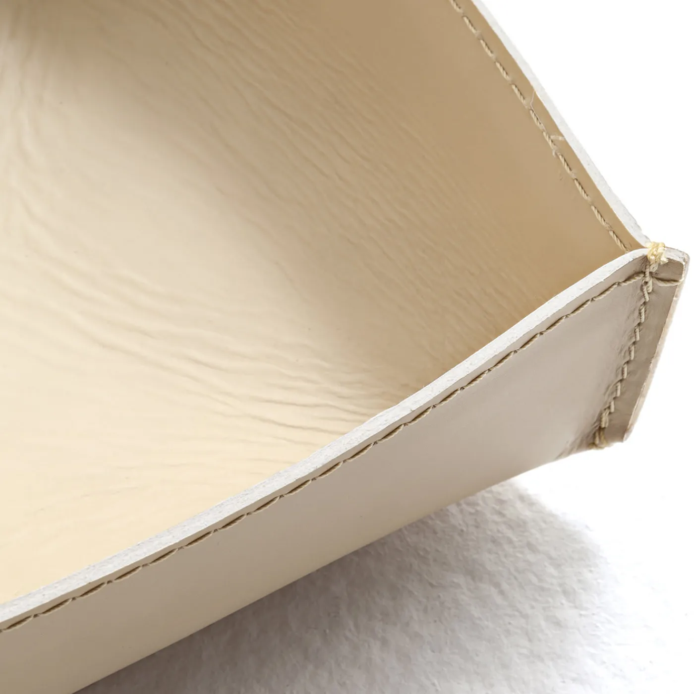 Exteta 10° Vassoio Porcellana di Massimo Castagna> Svuotatasche