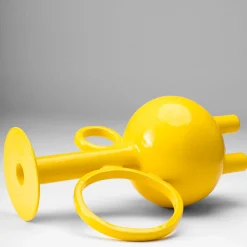 Paolo Santangelo Anfora alta in ceramica gialla Algoritmo><noscript><img width=