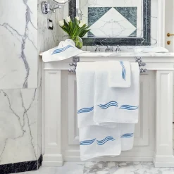 Verderoccia Asciugamano da bagno Tuffo Bianco e Blu Assisi><noscript><img width=