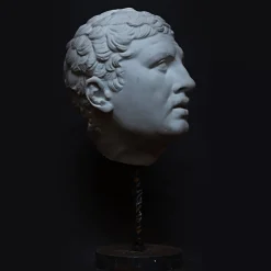 Galleria Romanelli Busto di Gladiatore Borghese su piedistallo> Sculture Decorative