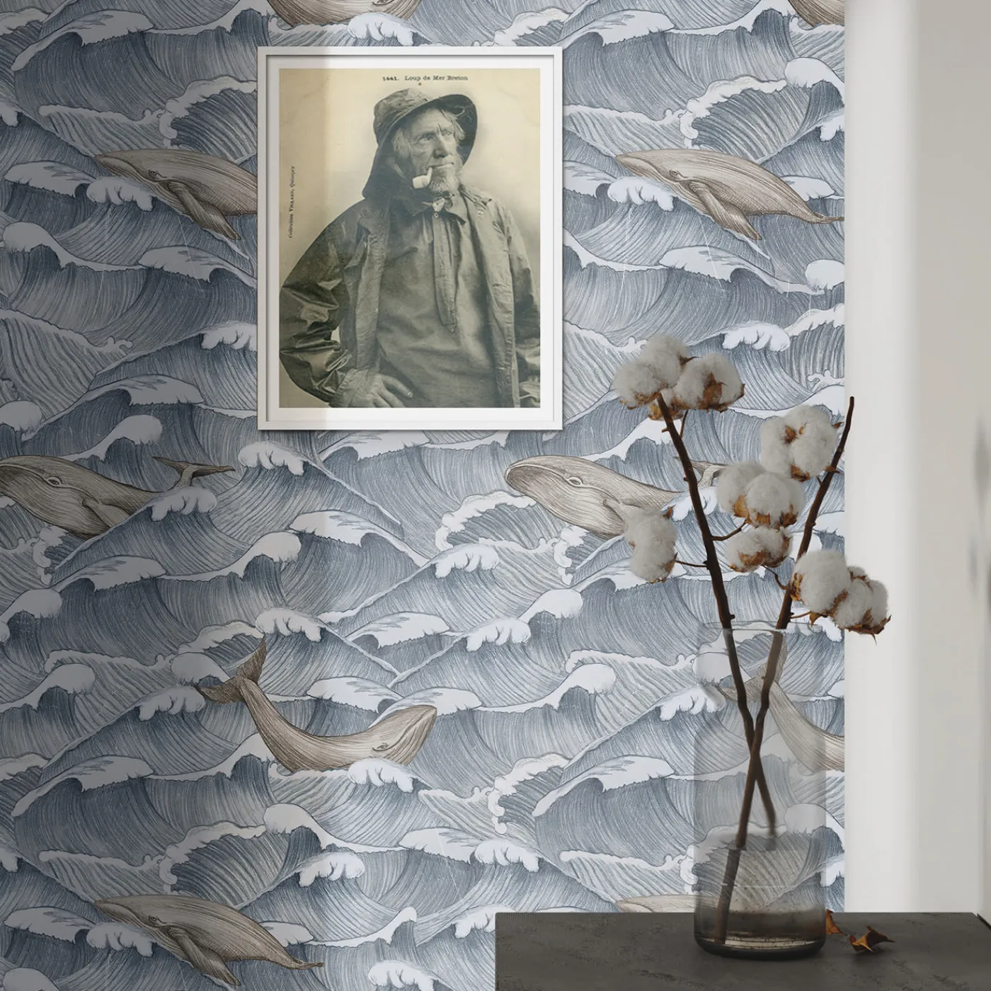 Wallpapers4Beginners Carta da Parati Vintage Blu e Bianca con Balene e Onde> Carte Da Parati