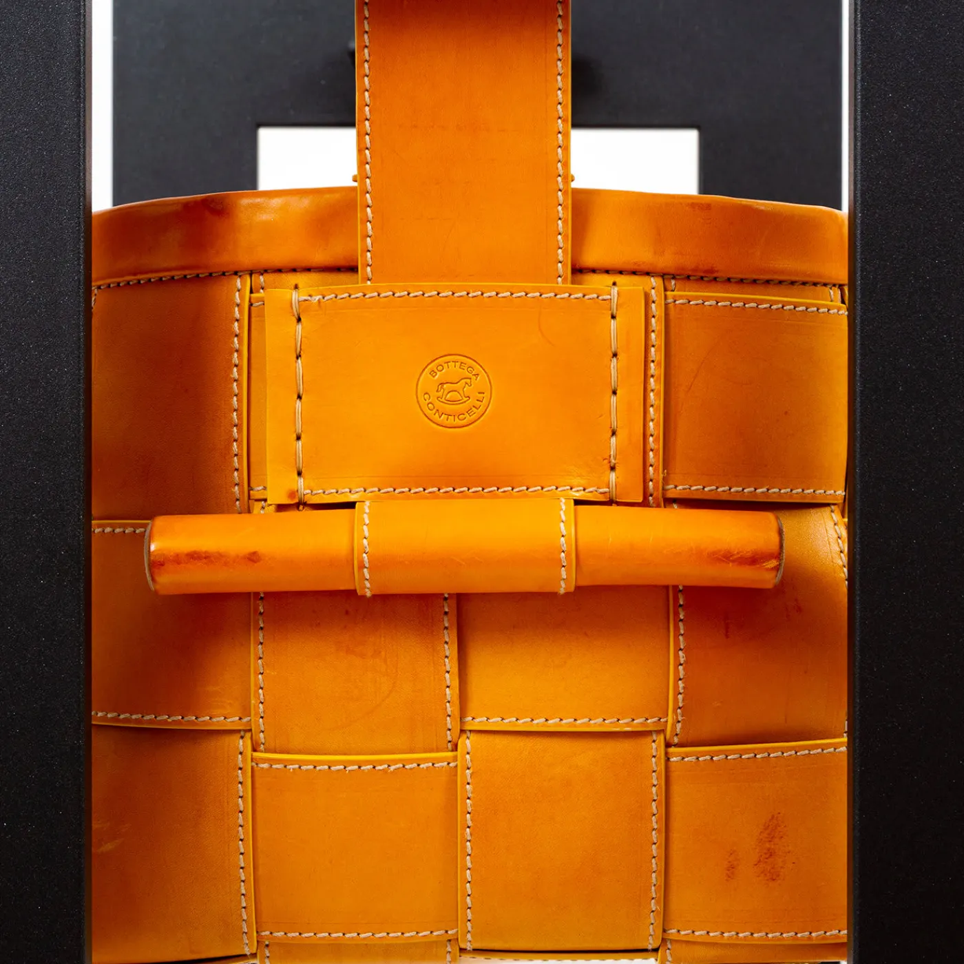 Bottega Conticelli Cestino in pelle con supporto Giallo senape> Ceste