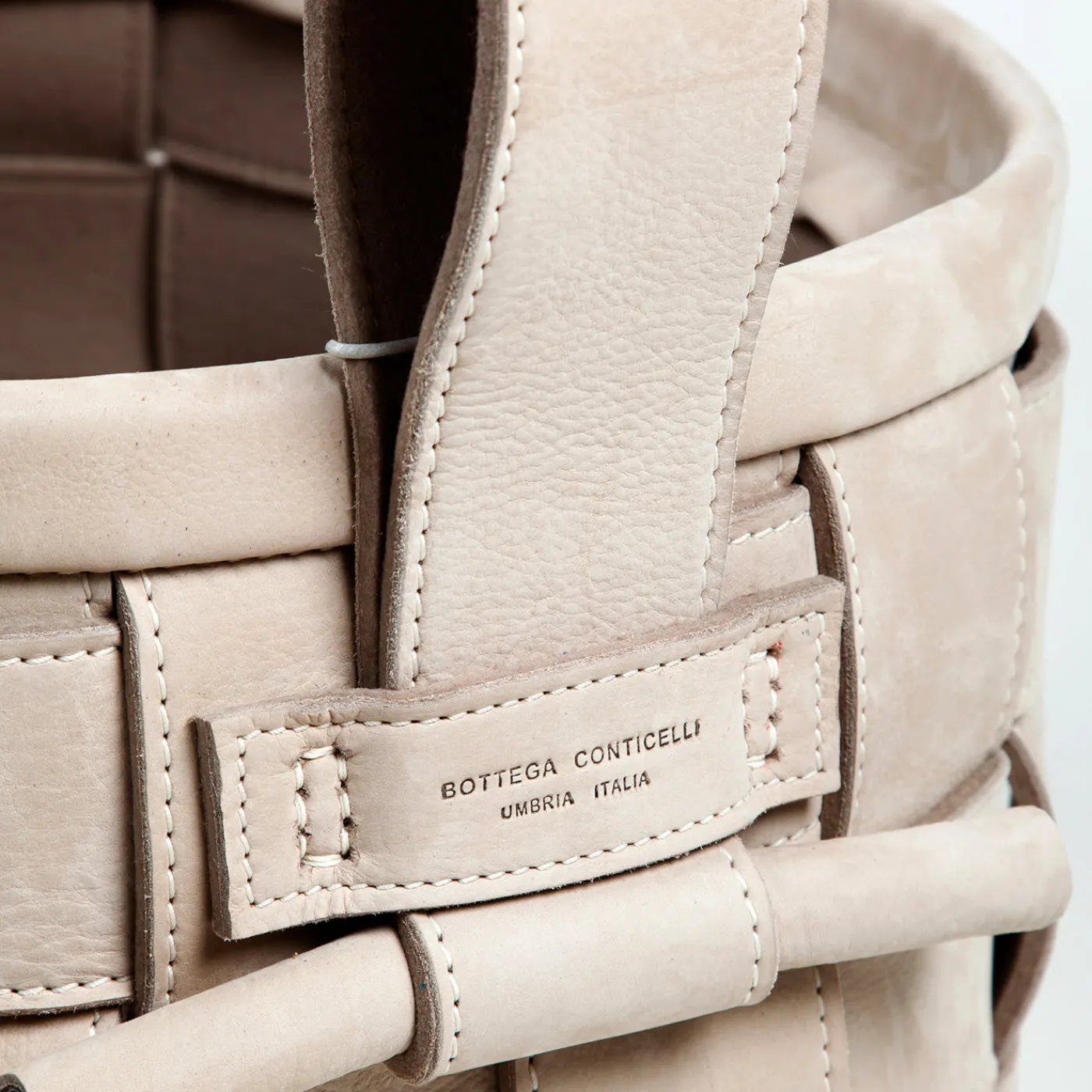Bottega Conticelli Cestino in pelle intrecciata grigio> Ceste