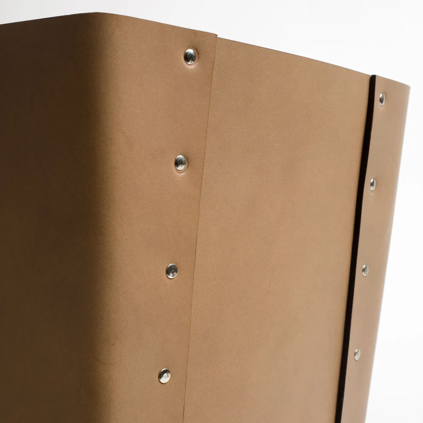 Oscar Maschera Cestino Rivets Carlo di Claude Bouchard> Ceste