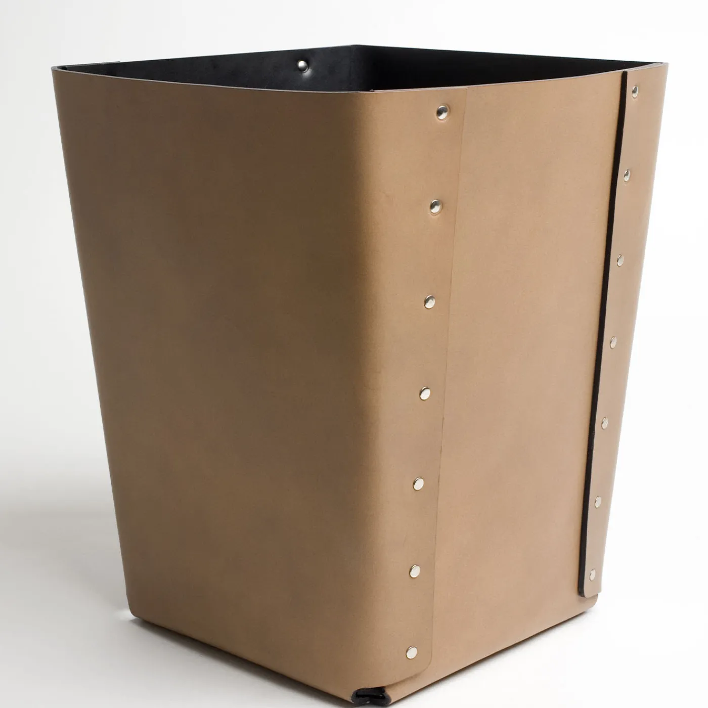 Oscar Maschera Cestino Rivets Carlo di Claude Bouchard> Ceste