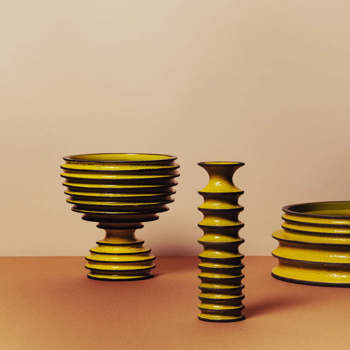 Bitossi Ceramiche Ciotola Revolver gialla e marrone di Christoph Radl> Centrotavola