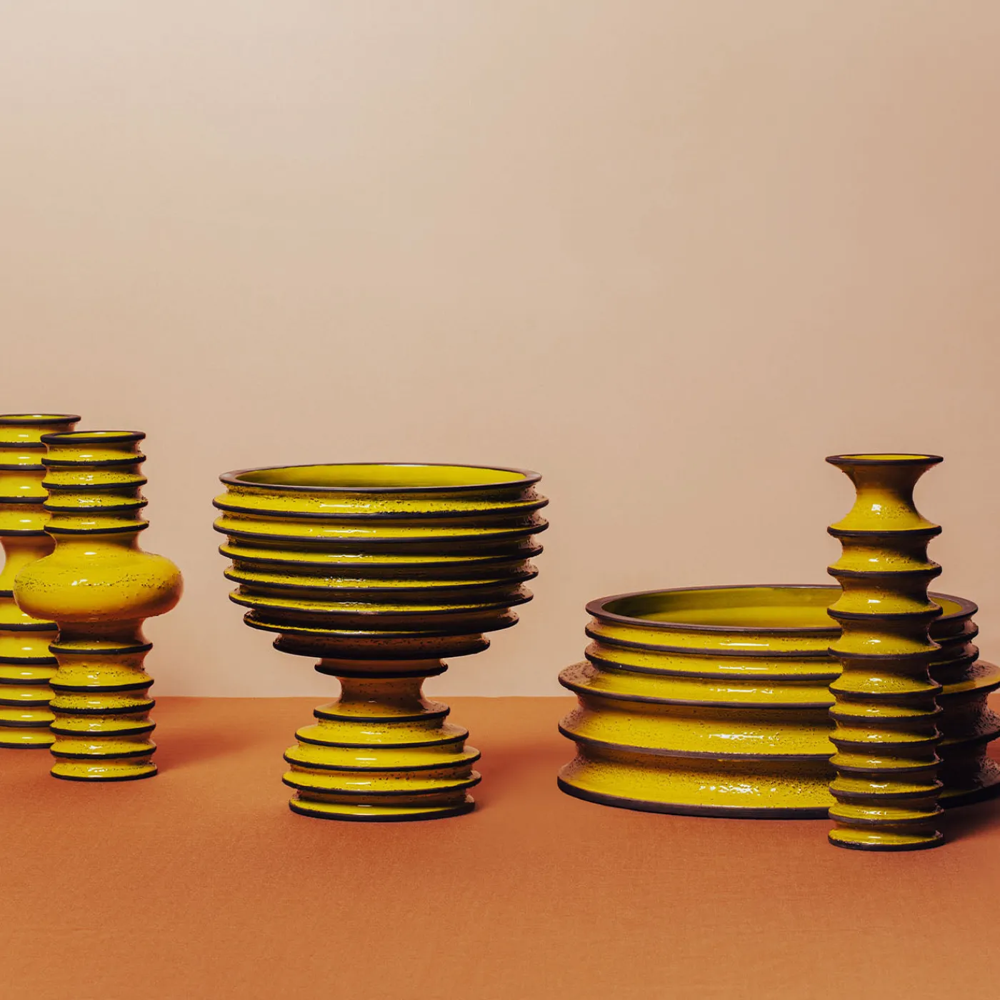 Bitossi Ceramiche Ciotola Revolver gialla e marrone di Christoph Radl> Centrotavola