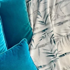 Villa Como Coperta di bambù dipinta a mano con frange bianche e nere><noscript><img width=