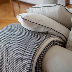 Once Milano Coperta di lino a quadretti bianchi e neri con profili><noscript><img width=