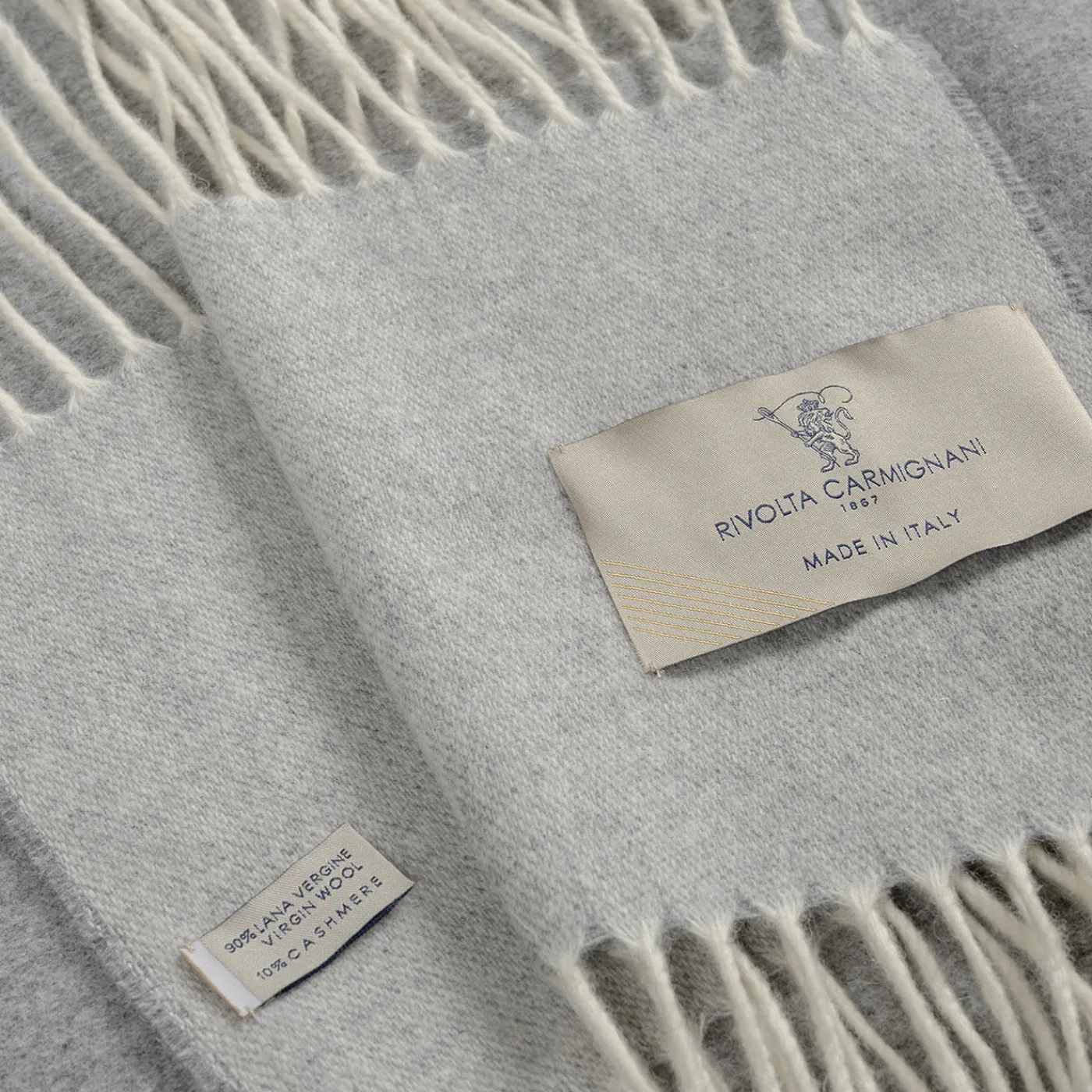 Rivolta Carmignani Coperta piccola grigia con frange Defilé> Coperte