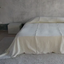 Once Milano Copriletto in lino pesante crema con profili><noscript><img width=