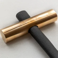 Secondome Edizioni Crocemartello Oggetto decorativo nero di Giulio Iacchetti> Sculture Decorative