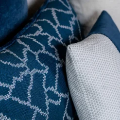 l'Opificio Cuscino Carré Bis bianco e blu><noscript><img width=