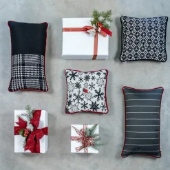 l'Opificio Cuscino Carrè quadrato bianco e nero in tessuto jacquard geometrico><noscript><img width=