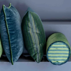 l'Opificio Cuscino Emerald Roll Rullo in velluto di seta><noscript><img width=