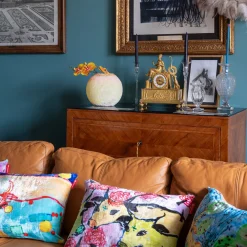 Coralla Maiuri Cuscino imbottito in velluto di seta di tre mucche><noscript><img width=