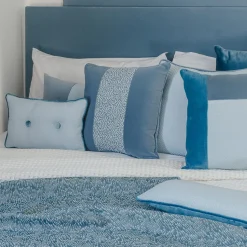 l'Opificio Cuscino Longue Azzurro in Tessuto Jacquard e Velluto di Lino><noscript><img width=