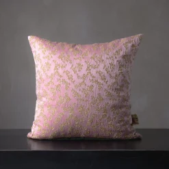 The House of Lyria Cuscino quadrato Ledbetter in jacquard floreale rosa e oro> Cuscini