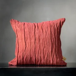 The House of Lyria Cuscino Quadrato Potentilla in Velluto Rosso> Cuscini