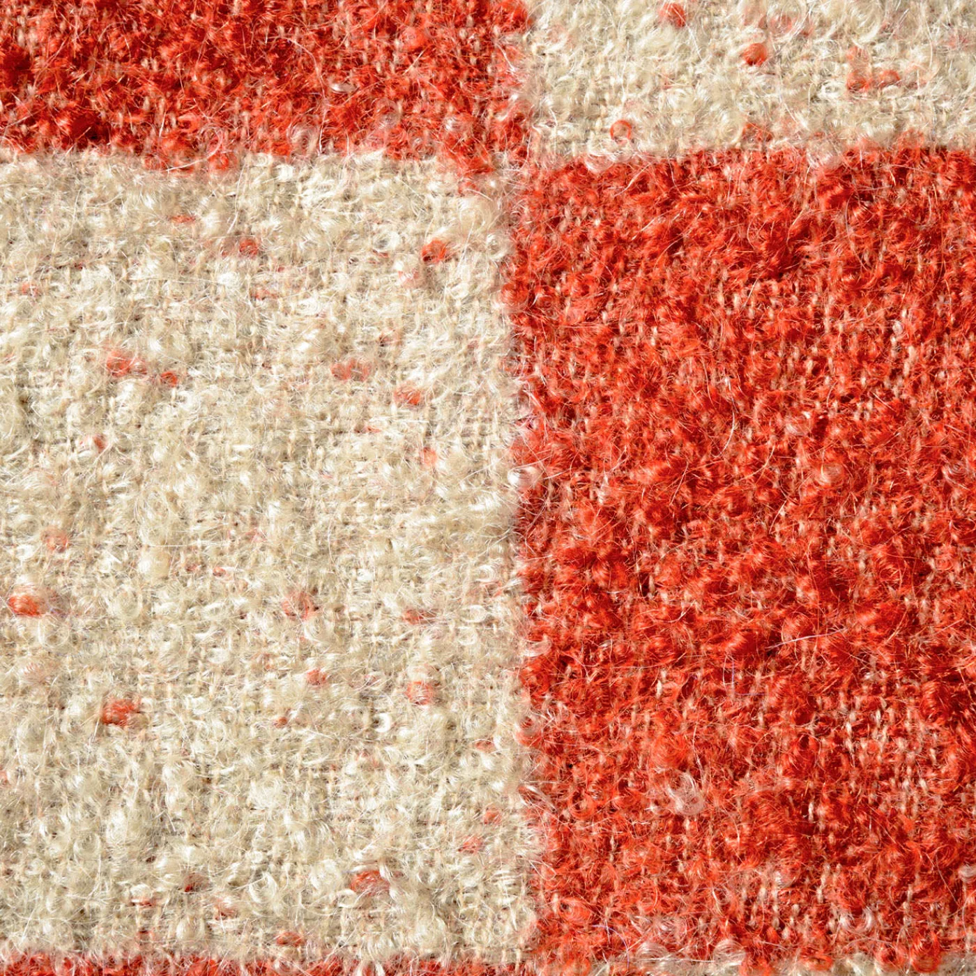 The House of Lyria Cuscino quadrato Ronce a scacchi arancione e beige in mohair> Cuscini