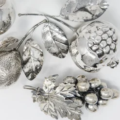 Brandimarte Firenze Decorazione con grappolo d'uva in argento><noscript><img width=