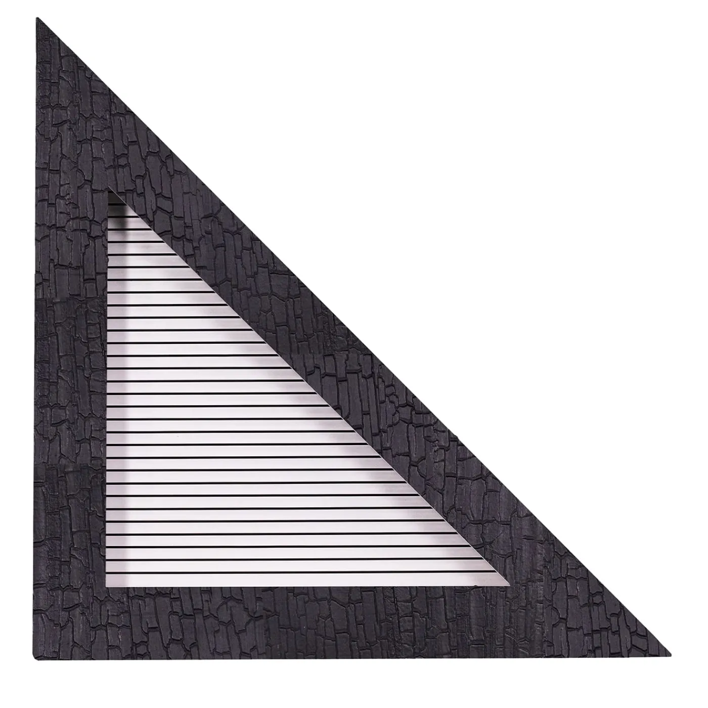 Chendù Decorazione da parete a triangolo in legno carbonizzato della collezione ORU> Sculture Da Parete