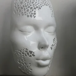 ENIGMA Atelier Donna MASCHERATI Scultura Bianca><noscript><img width=