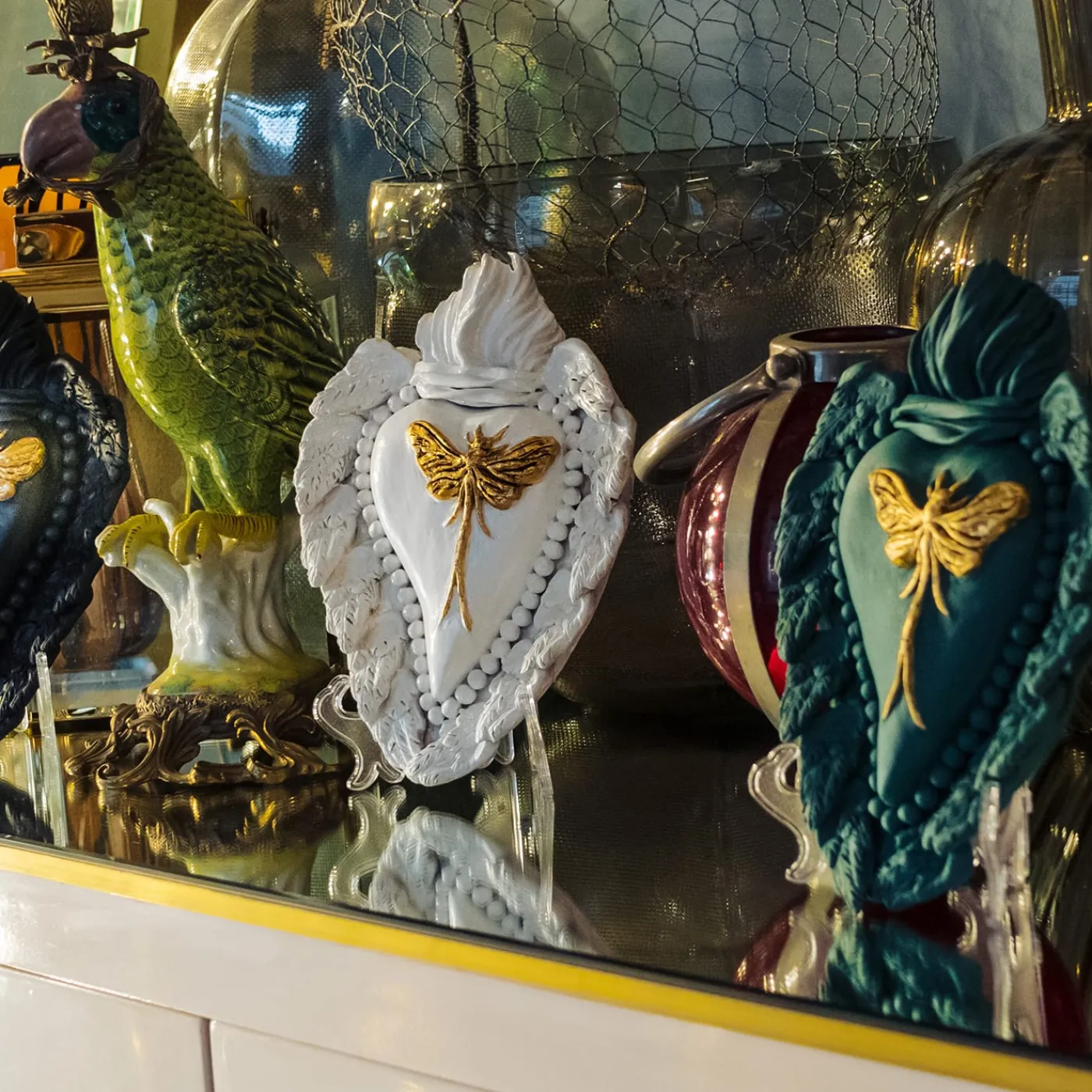 Cuore di Argilla Ephemerus indossa un cuore in ceramica dorata> Sculture Da Parete