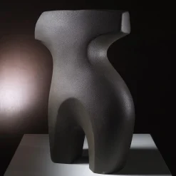 Lineasette Figura femminile Irua Scultura><noscript><img width=