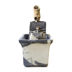 Laab Fontana moderna Genesi Bamboo in ceramica bianca e nera con effetto craquelé> Sculture Decorative