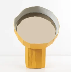 Giovanni Botticelli Girasole 30 Specchio da tavolo giallo di Paronetto e Botticelli><noscript><img width=