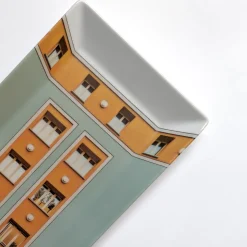 Grand Tour by Vito Nesta La Finestra Sul Cortile Piccola Videopoche rettangolare in porcellana #2><noscript><img width=