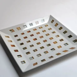 Grand Tour by Vito Nesta La Finestra Sul Cortile Videopoche quadrata grande in porcellana #3> Svuotatasche