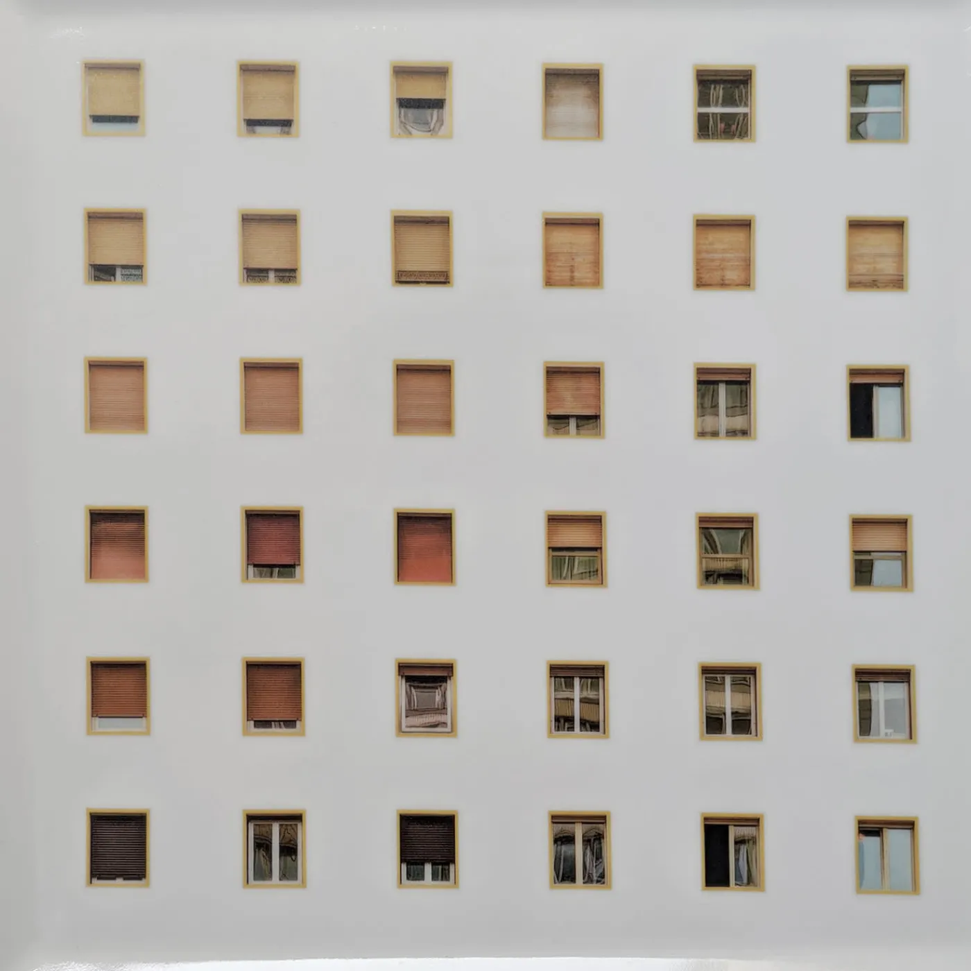 Grand Tour by Vito Nesta La Finestra Sul Cortile Videopoche quadrata grande in porcellana #3> Svuotatasche