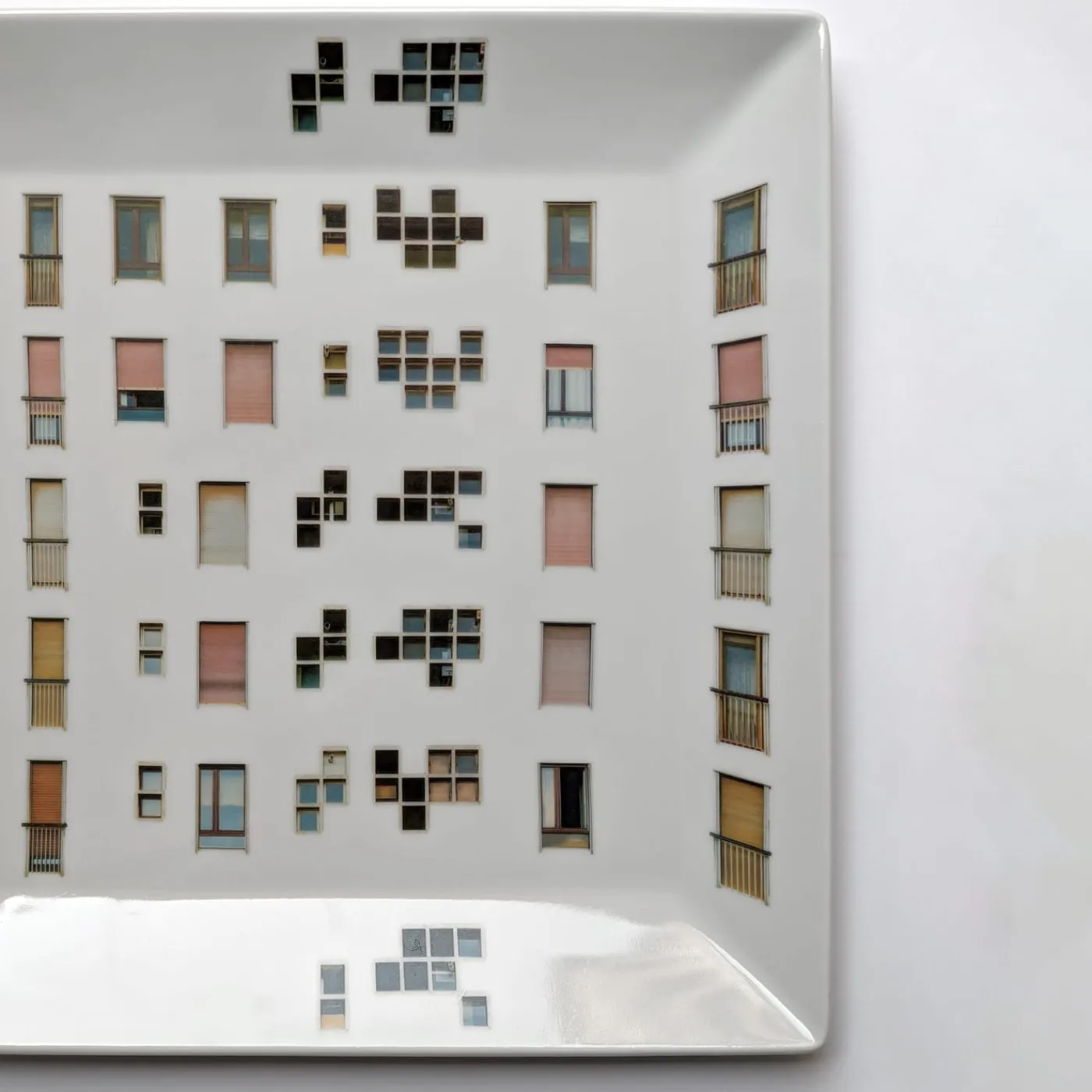 Grand Tour by Vito Nesta La Finestra Sul Cortile Videopoche quadrata grande in porcellana #2> Svuotatasche