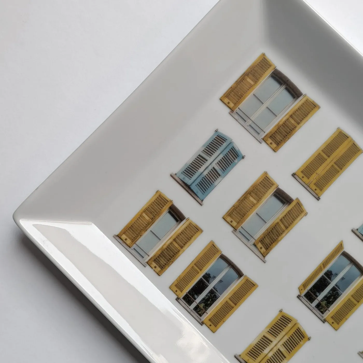 Grand Tour by Vito Nesta La Finestra Sul Cortile Videopoche rettangolare in porcellana #6> Svuotatasche