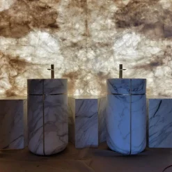 Kreoo Lavabo Tao Freestanding in Calacatta Oro><noscript><img width=