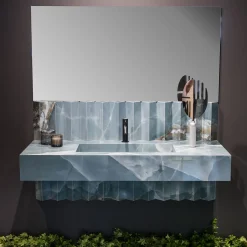 Pollini Home Lavandino per bagno Ratio con backsplash di Sapiens Design><noscript><img width=