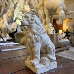 Galleria Romanelli Leone Marzocco Scultura in gesso bianco><noscript><img width=