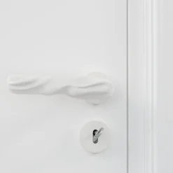 NIVA Design Maniglia Fiocco White di Nicole Valenti><noscript><img width=