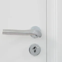 NIVA Design Maniglia per porta in alluminio Prisma di Nicole Valenti><noscript><img width=