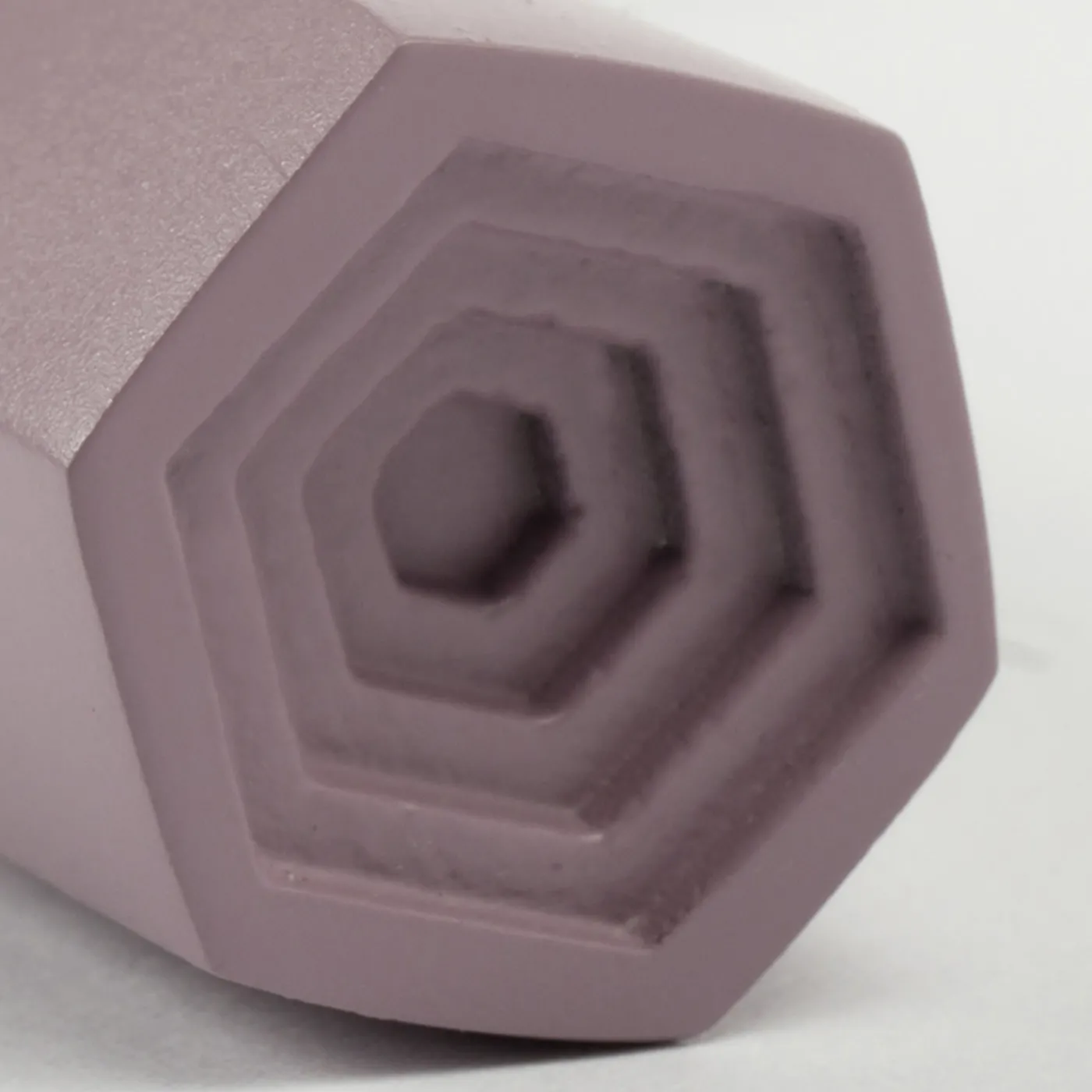 NIVA Design Maniglia Prisma Matte Lilac di Nicole Valenti> Maniglie