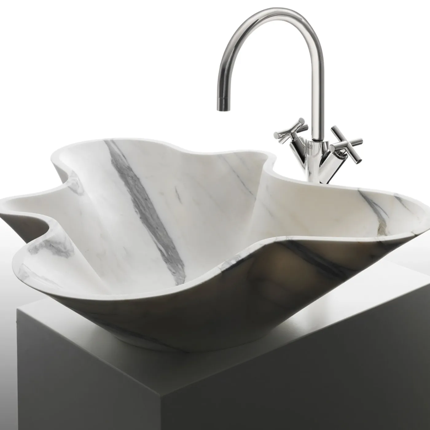 Kreoo Nabhi Collection Lavabo Bowl N.1 in Calacatta Carrara> Lavabi E Vasche Da Bagno