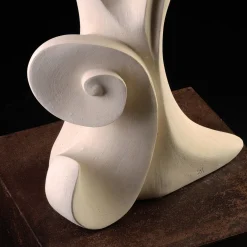 Creazioni di Andrea Serra Oltre le Maree scultura in pietra leccese><noscript><img width=