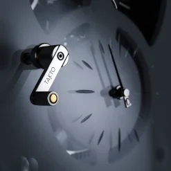 Teckell Orologio TAKTO Adagio 03 in marmo nero e vetro><noscript><img width=