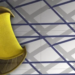 Francesco De Maio Piastrella Il Saraceno In Ceramica Grigio Chiaro E Viola Motivo Geometrico><noscript><img width=