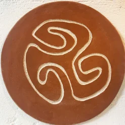 Giovanna La Falce Piatto decorativo in ceramica marrone Eng 3 Terra><noscript><img width=