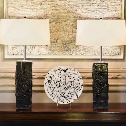 Carola fra i Trulli Piatto decorativo in ceramica bianca e nera><noscript><img width=