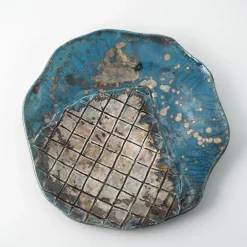 Design Center 1991 Piatto decorativo in ceramica Riflessi Veneziani di Nino Basso><noscript><img width=