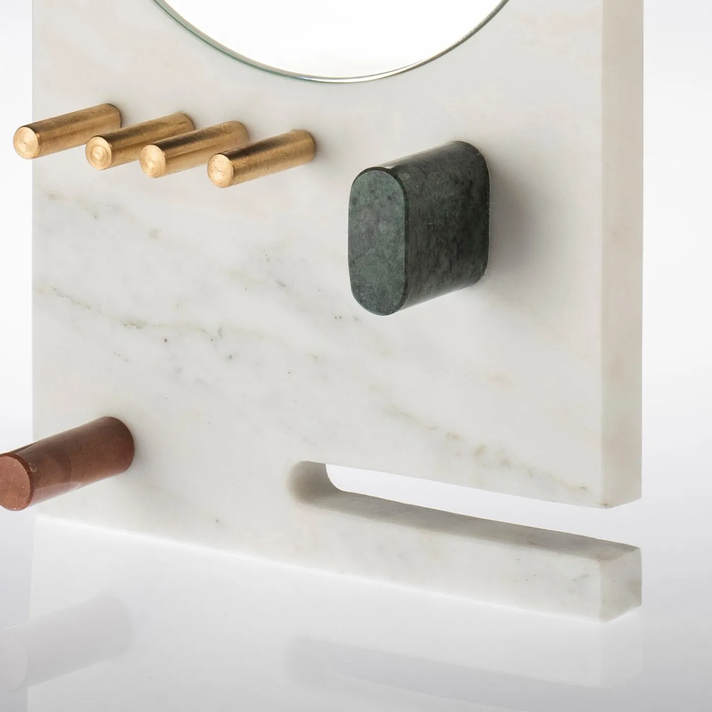 Kimano Portagioie Lunatico Bianco Carrara di Cecilia Alemagna> Sculture Da Parete